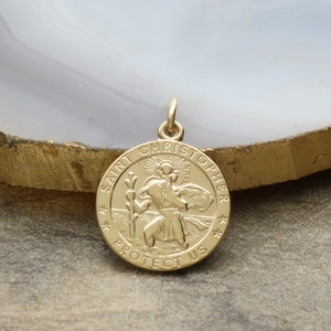 9ct Gold 3D St Christopher Pendant Medal - 16mm Diameter -  with Optional Chain - Saint Christopher with Personalised Engraving