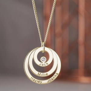 9ct Gold & Diamond Personalised Family Name 3 Circles Pendant or Necklace - Three Rings up to 6 names engraved- Gift for Her Mum Mom