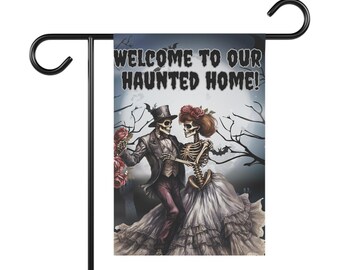 ハロウィンガーデンフラッグ、踊る骸骨カップルの庭用バナー、不気味な季節の装飾、両面印刷のお化け屋敷フラッグ、新婚夫婦へのハロウィンギフト