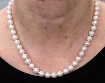 Classic Pearl Necklace - Etsy