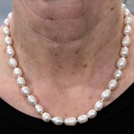 Beautiful Fresh Water Pearl Necklace