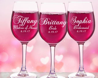 4 Personalized Bridesmaid Gifts, Wine Glasses Bridal Party Gift, Bridal Shower Favor, Wedding Gift, Mother of the Bride, Mother of the Groom