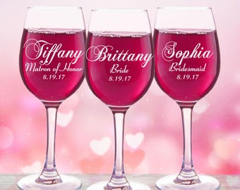 Bridesmaid Gift, 2 Personalized Wine Glasses, Custom Engraved, Toasting Glass, Wedding Party Favors, Gifts for Mothers, 11oz Glasses, Bridal