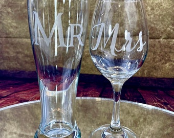 Personalized Toasting Glasses, Mr and Mrs Engraved Glasses, Beer and Wine Glass Set, Bride and Groom Wedding Gift, Bridal Shower Gift.