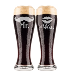 Mr. and Mrs. Beer Mugs, Pair of Personalized Bride and Groom Beer Mugs, Custom Mr Mrs Beer Glass Mug, Bride and Groom Wedding Gift Beer