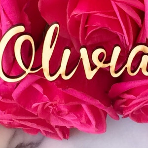 Cartes de lieu de mariage, décor de lieu de mariage, sièges d’invités de mariage, bois découpé au laser, cartes de lieu de réception de mariage, décor de table de mariage personnalisé