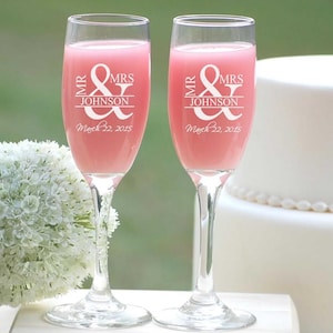 Personalized Wedding Gifts, Mr and Mrs Champagne Flutes, Bride and Groom Champagne Toast, Wedding Champagne Glasses, Anniversary Gift Couple