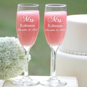 Engraved Champagne Glasses, Personalized Wedding Gift, Custom Champagne Flutes, Bride and Groom Champagne Glasses, Couples Engagement Gift