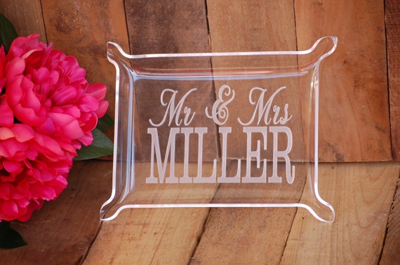 Mr. & Mrs. Porta Anelli In Ceramica Dorata - Regalo Di Fidanzamento E Matrimonio Per Coppie, Portagioie