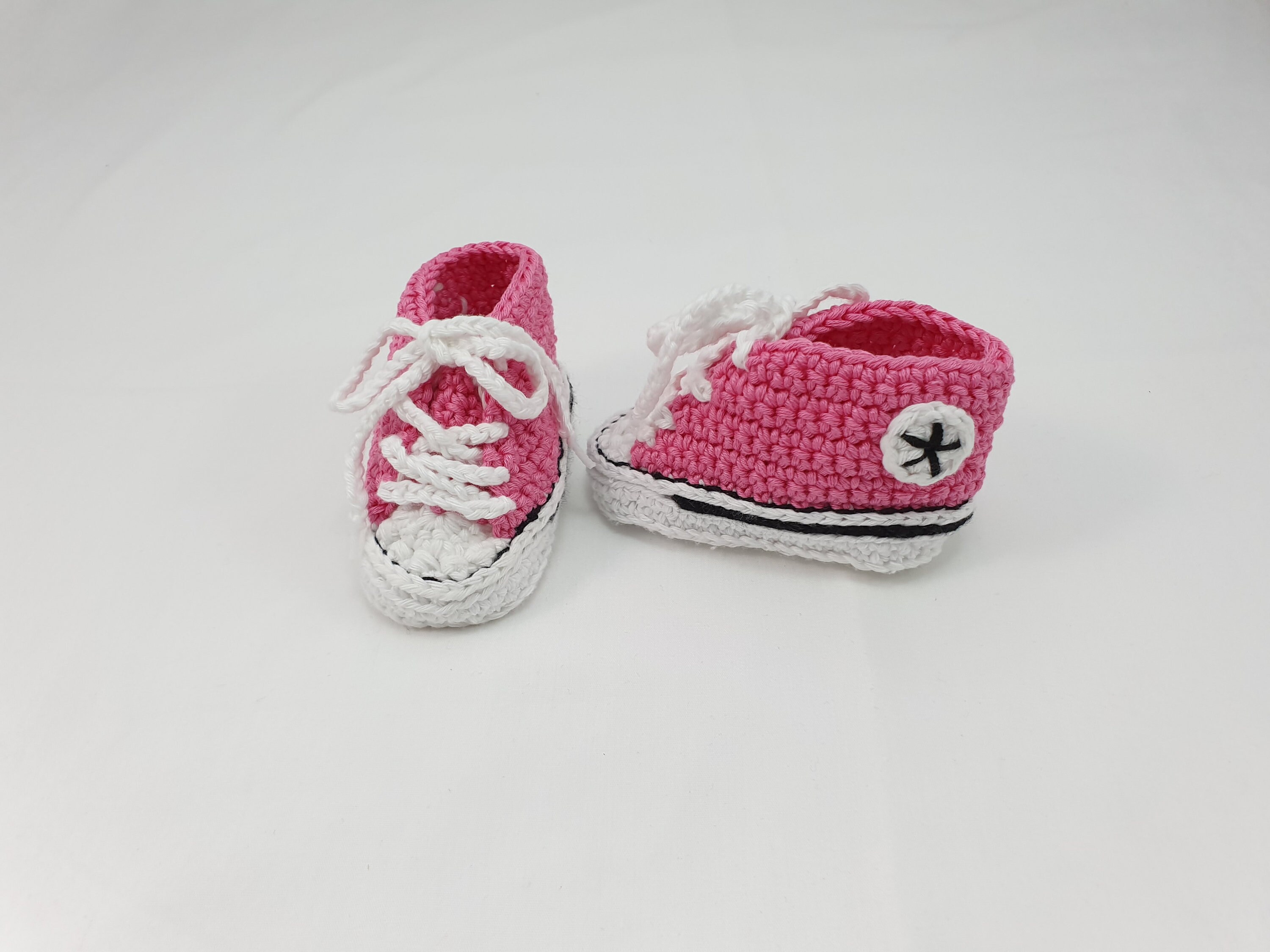 Kano aldrig dæk Size UK2 US3 E1U8 up to 6 Months Pink Crochet Converse - Etsy