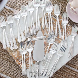 Bulk Vintage Silverware Dessert Set, Dessert Forks, Tea Party, Dessert Party, Wedding, Baby Shower, Holiday Table, Thanksgiving 画像 1