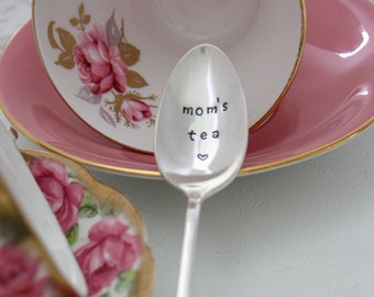 Mom's Tea Stamped Spoon, Mother's Day, Gift for Mom, Mothers Day Gift, Mum's Tea, Mom Gift, Grandma's Tea, Nana's Tea, Oma's Tea,
