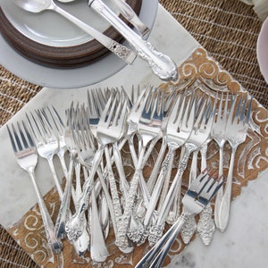 Bulk Vintage Silverware Dessert Set, Dessert Forks, Tea Party, Dessert Party, Wedding, Baby Shower, Holiday Table, Thanksgiving 画像 9