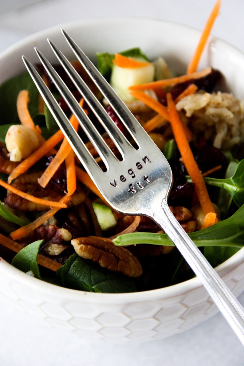 Vegan Fit Stamped Fork, Cadeau végétalien, Cadeau végétarien, Chef en herbe, Cadeau Foodie, Alimentation saine, Nutrition, Body Posititve, Plante à base de plantes image 5