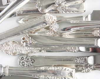 Bulk Dinner Knives Vintage Silverplated, Mismatched Silverware, Wedding Cutlery, Bridal Shower, Baby Shower, Holiday Table, Thanksgiving