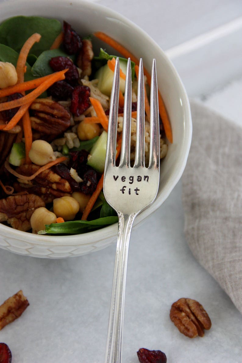 Vegan Fit Stamped Fork, Cadeau végétalien, Cadeau végétarien, Chef en herbe, Cadeau Foodie, Alimentation saine, Nutrition, Body Posititve, Plante à base de plantes image 2