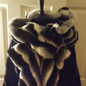 Gorgeous Gatsby Flapper Inspired Black Velboa Faux Chinchilla Fur Reversible Hooded Oversized Coat Evening Party Wedding Bridal Club