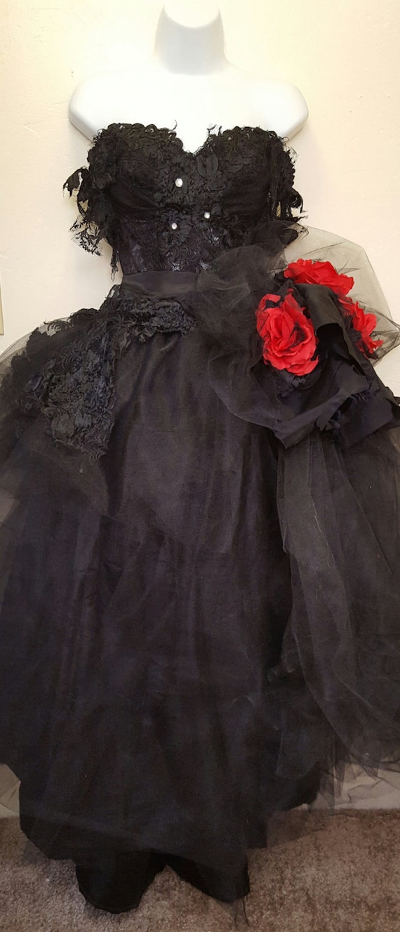 open lace back dress MINNA Fashion BLACK SWAN Black Beaded Structured Shoulder Mermaid Form main image 0