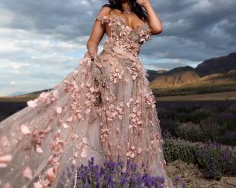 Ensemble de robe de bal de mariage brodée en dentelle florale 3D rose pâle et doré « VERITY » (toutes les tailles et de nombreux autres tissus et couleurs disponibles)