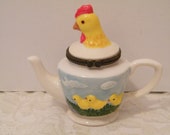 Chicken In Teapot Trinket Ring Box, Vintage Yellow hen and chicks on Tea pot collectible, country wedding ring box, county girl proposal