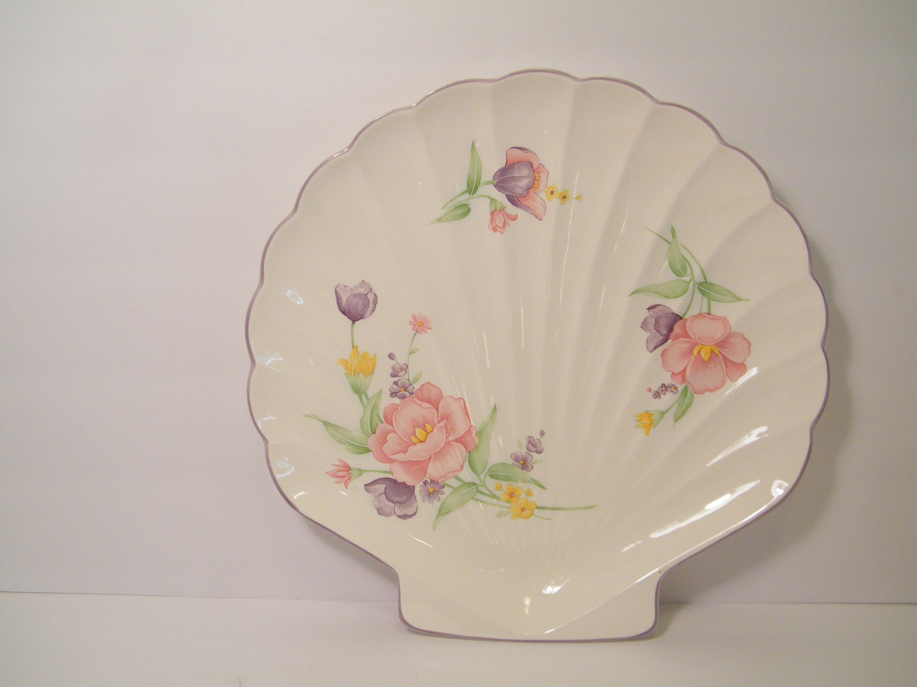 Mariner Tominaga Shell Platter With Floral Pattern, Vintage 12 in 