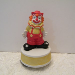 Circus Clown Musical Figurine, Vintage music box, happy clown on round box, plays tune Send In The Clowns as turns, child decor