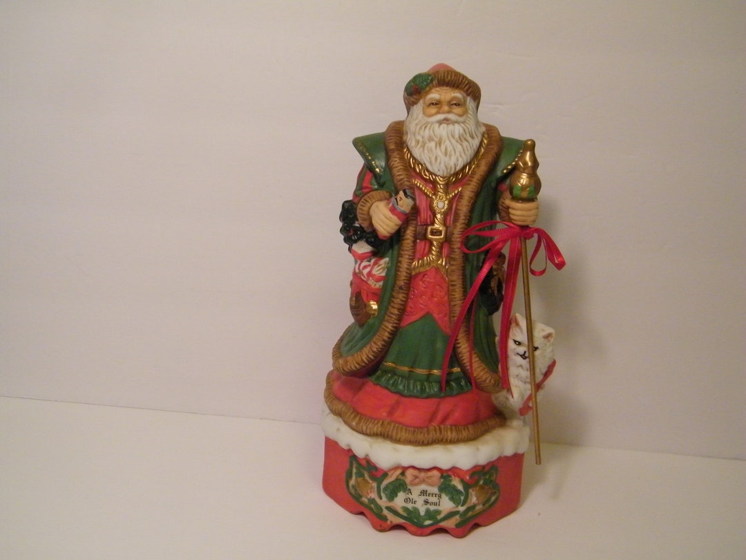Musical Santa Figurine Plays Santa Claus is Coming to Town, Vintage Pre