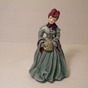 Florence Ceramics Delia Figurine adds beauty to any room, Made in Pasadena Mid Century, lovely 7.5 inch tall figural lady, signed DB