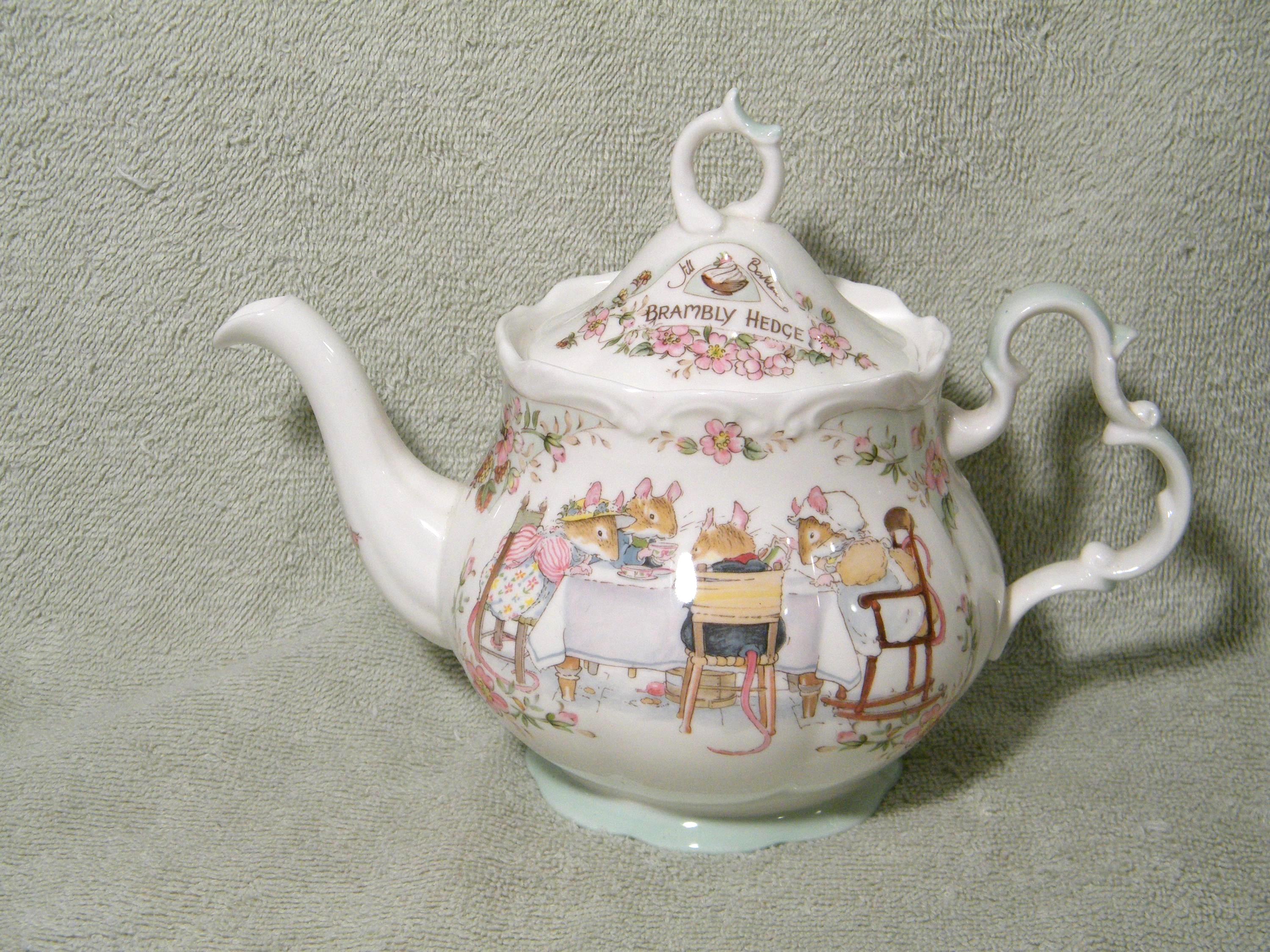 Brambly Hedge Teapot - Etsy