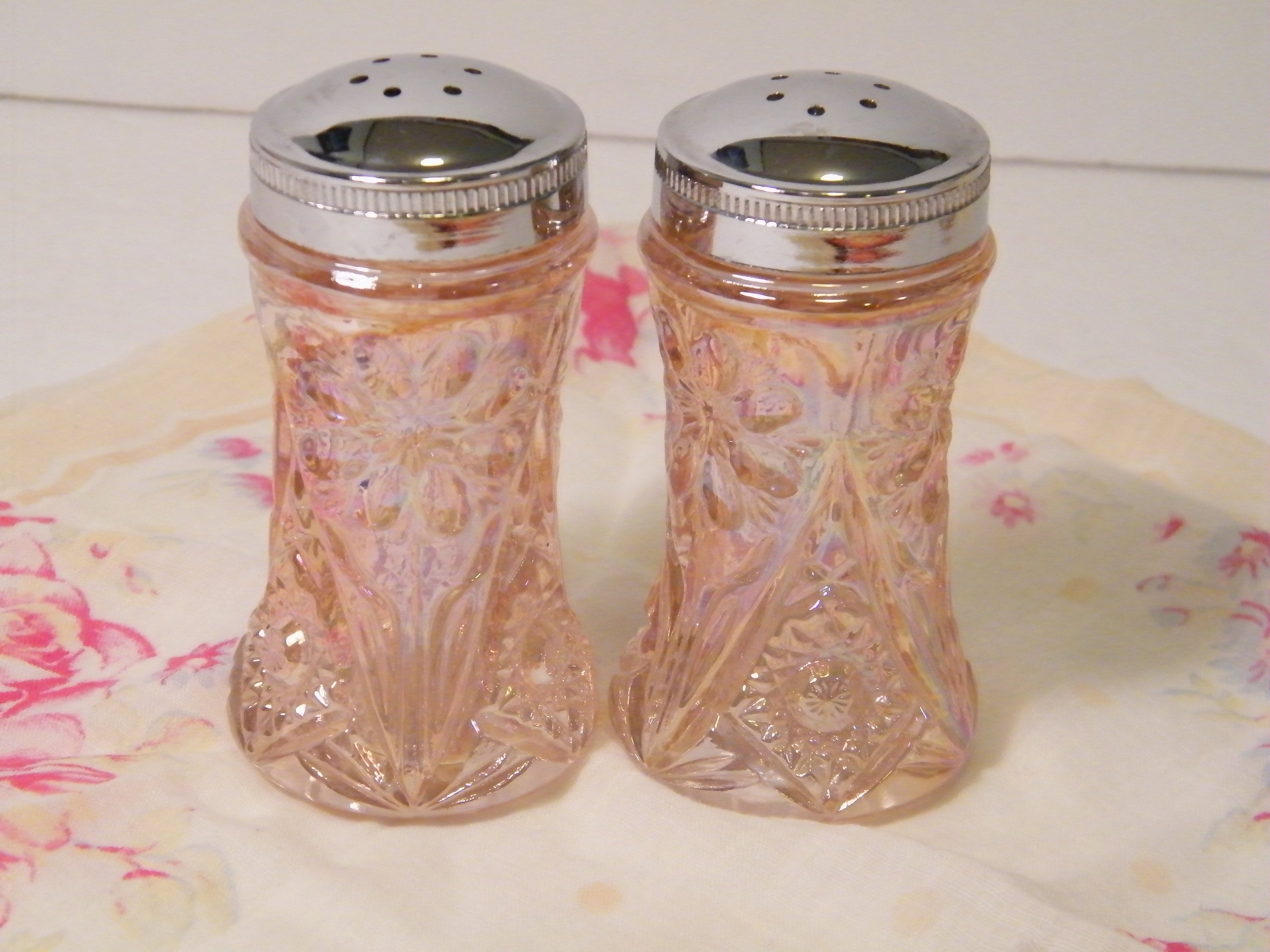 Cosmos Pink Salt and Pepper Shakers by L E Smith Glass in 