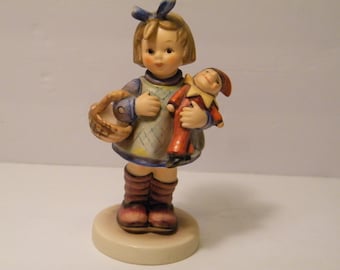 Hummel What Now Special Edition number 7 Figurine number 422, Vintage 1981 Exclusive Member collectible, Girl with Clown and Basket, No box