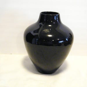 Mikasa Black Vase by Larry Laslo is Beautiful Home Decor addition, Vintage Large  Modern art inspired, has original label,