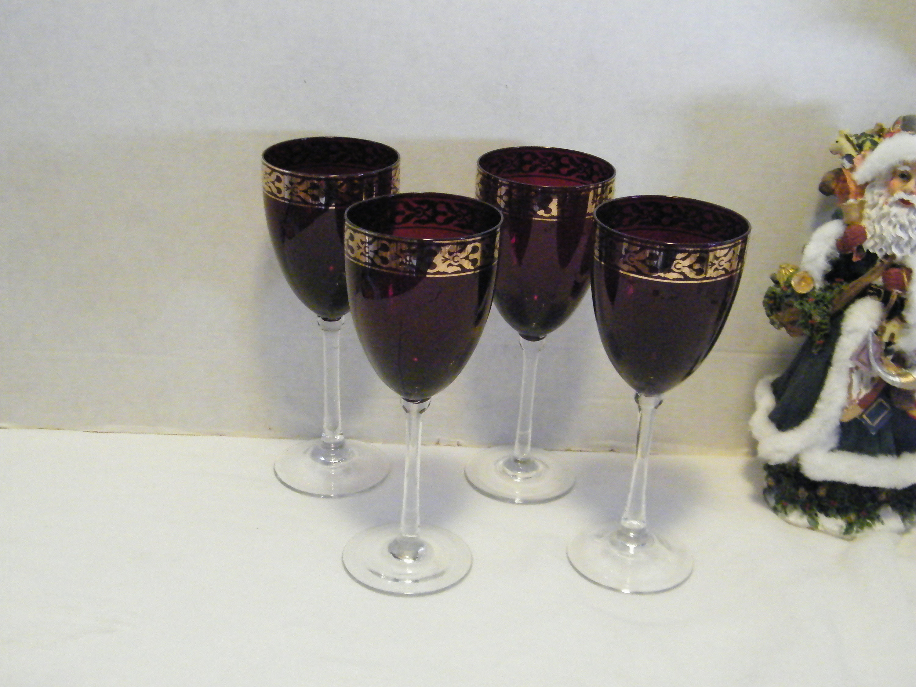 Ruby Red Crystal Gold Trimmed Wine Glasses Goblets Red Glassware Set of 4 