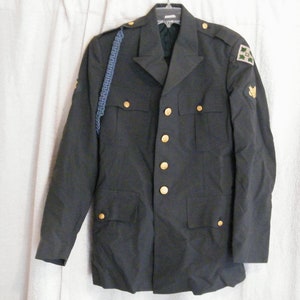 Vintage US Army Uniform Jacket with Patches, Infantryman Dress Jacket with 4th infantry patch, war and diplomacy, size 37 long