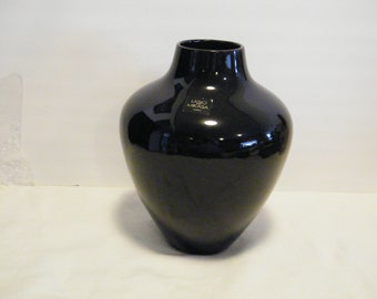 Laslo for Mikasa Black Vase is Beautiful Home Decor addition, Vintage Large  Modern art inspired, has original label,