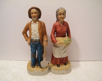 Pair Flambro Figurines Old Man with Shovel and Woman Gathering Wheat, Vintage bisque couple farmers made in Taiwan, retro 70s home decor