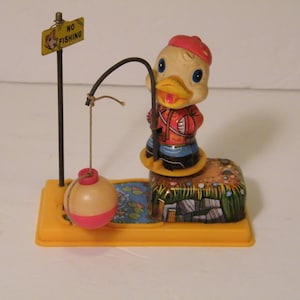1950s Fishing Duck Tin Wind Up Toy, Vintage Made in Japan Hard to Find collectible working toy,