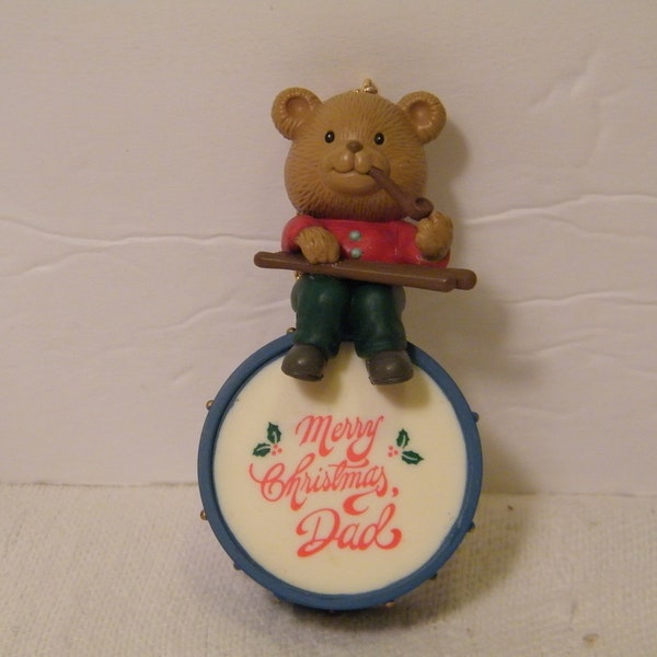Merry Christmas Dad Holiday Ornament for Tree Decor, Vintage 1992 Special Gift for Dad,