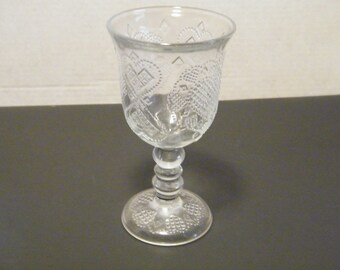Vintage Fostoria Heart And Floral Goblets For Avon 1978 Set Of Four Vintage Fostoria Heart And Floral Goblets For Avon 1978 Set Of Four