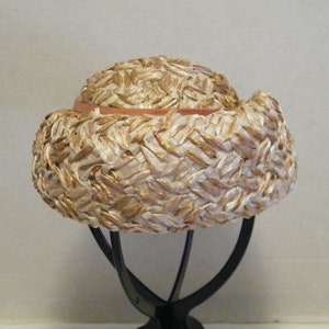 1950s Raffia Pillbox Hat by Eva Mae Modes with rose pink ribbon accent, Vintage Mid Century ladies fascinator, 21 inch circumference