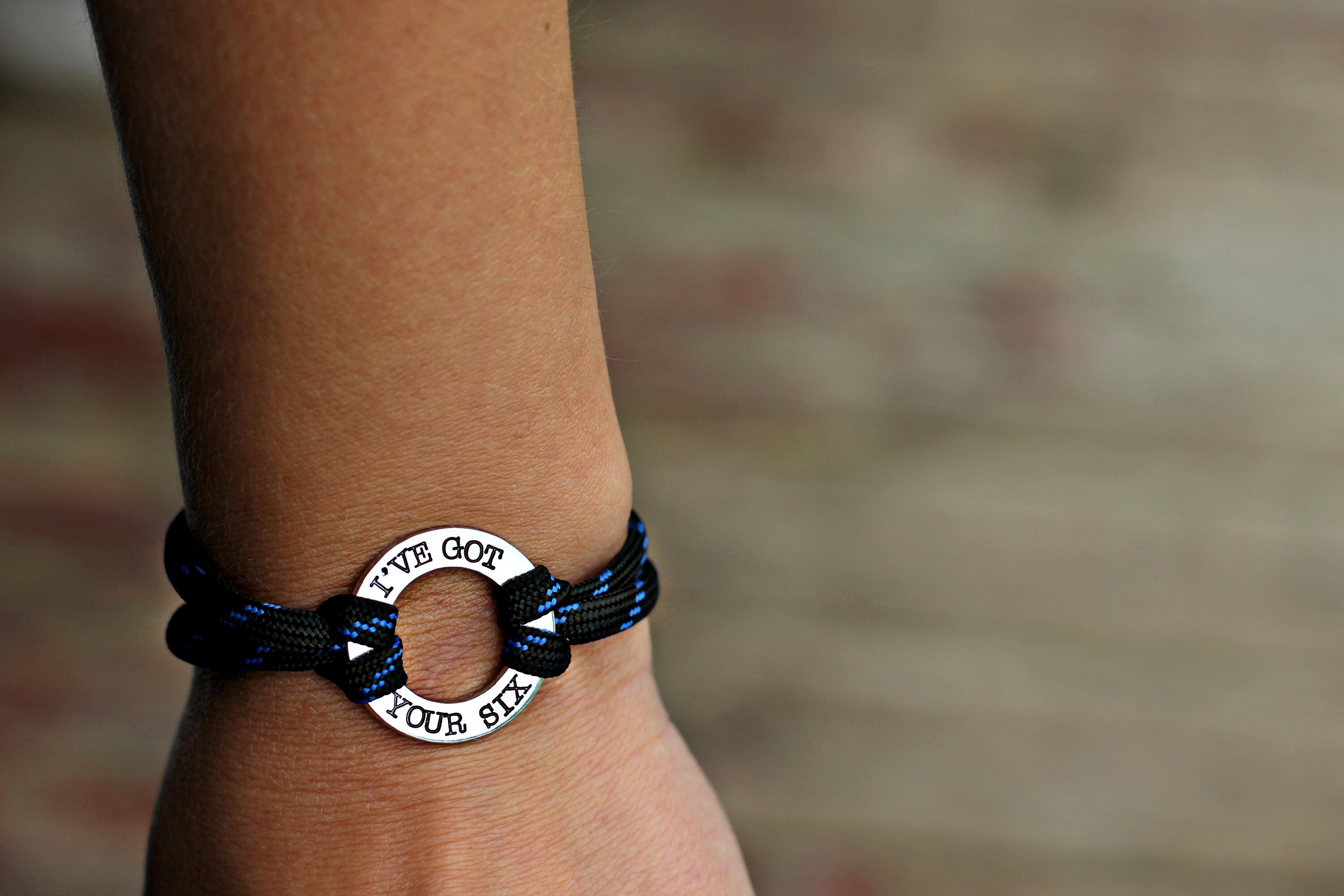 Police girlfriend deals bracelet