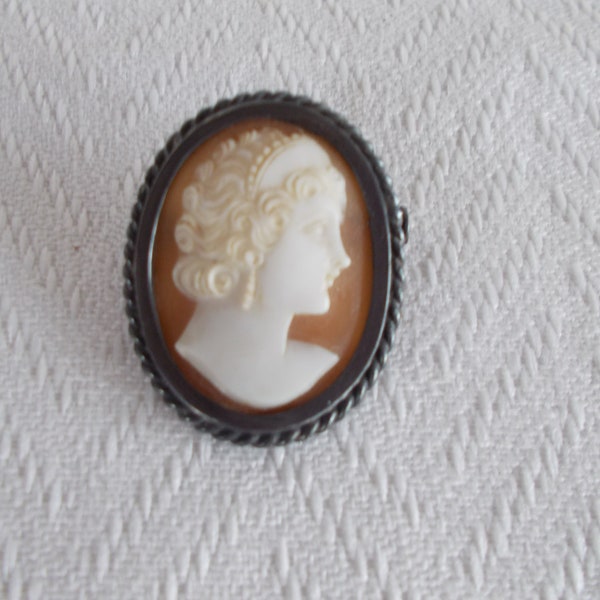 Antique Small Cameo Brooch With Trombone Clasp