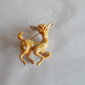 Vintage Small Beige & White Deer Brooch