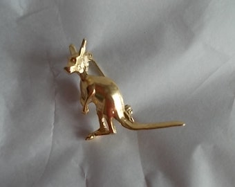 Vintage Small Shiny Gold Tone  Kangaroo Brooch