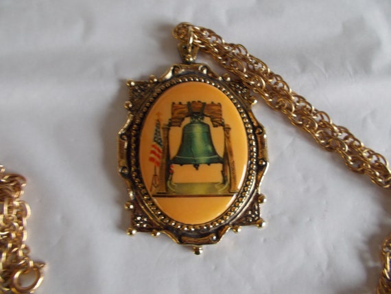 Vintage Bicentennial Bell  Necklace - image 4
