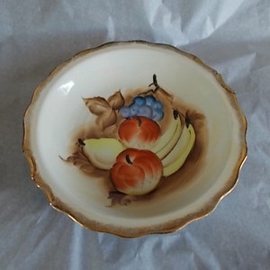 Vintage Small 9 x 9  Japan Fruit Bowl