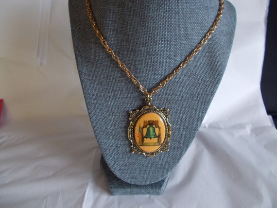 Vintage Bicentennial Bell  Necklace - image 3