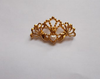 Vintage Gold Tone  Avon Irish Hands Crown Heart Brooch