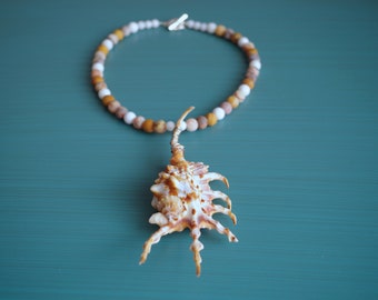Scorpion Spider Conch Seashell Crazy Lace Jasper Gemstone Round White Natural Shell Bead Silver Toggle Necklace