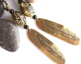 Embossed Willow Leaves Earrings, Vintage Gold Earrings, Black Onyx Earrings, Metal Earrings, Nature Inspired, Textured Earrings, Boho Floral